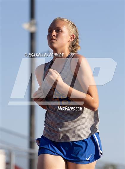 Thumbnail 2 in Weatherford Eagle Invitational (1600 Meter) photogallery.