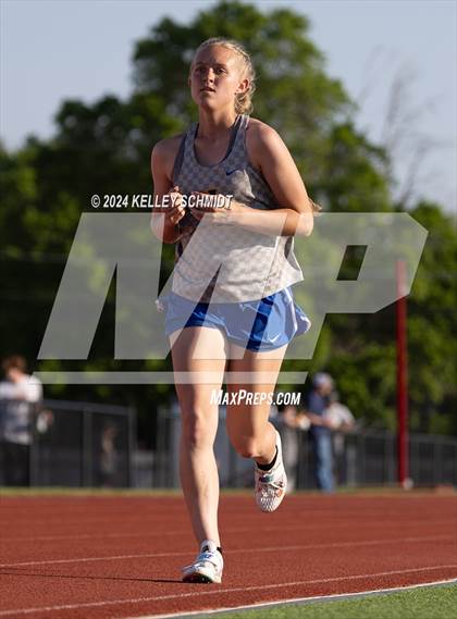 Thumbnail 2 in Weatherford Eagle Invitational (1600 Meter) photogallery.