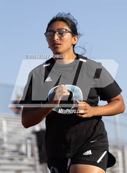 Thumbnail 3 in Weatherford Eagle Invitational (1600 Meter) photogallery.