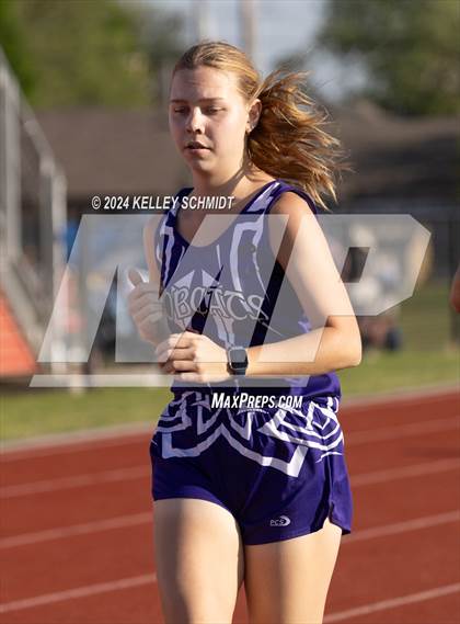 Thumbnail 2 in Weatherford Eagle Invitational (1600 Meter) photogallery.
