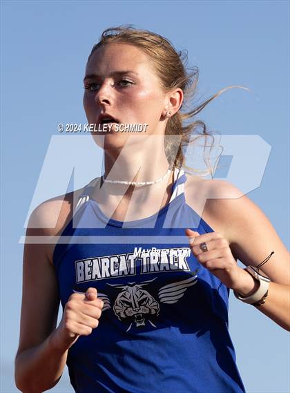 Thumbnail 2 in Weatherford Eagle Invitational (1600 Meter) photogallery.