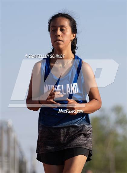 Thumbnail 1 in Weatherford Eagle Invitational (1600 Meter) photogallery.