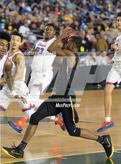 Thumbnail 2 in Lincoln vs. Rainier Beach (WIAA 3A Semifinal)  photogallery.