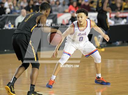 Thumbnail 3 in Lincoln vs. Rainier Beach (WIAA 3A Semifinal)  photogallery.