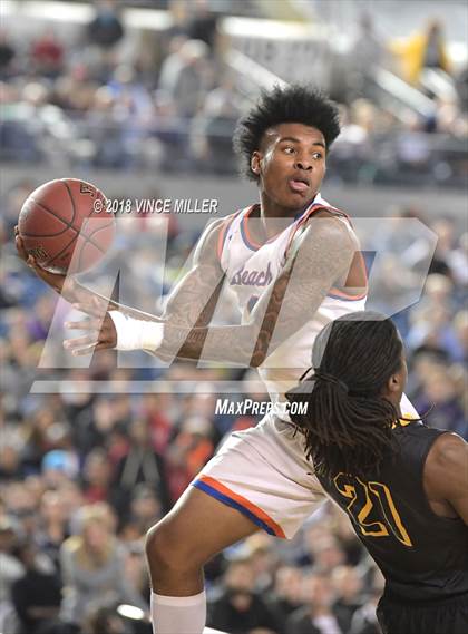 Thumbnail 3 in Lincoln vs. Rainier Beach (WIAA 3A Semifinal)  photogallery.