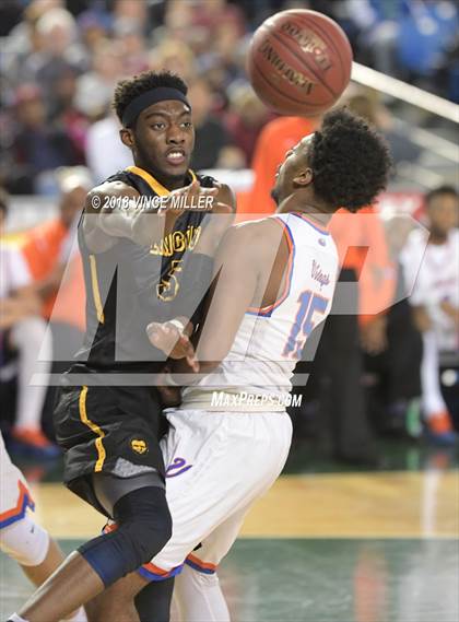 Thumbnail 1 in Lincoln vs. Rainier Beach (WIAA 3A Semifinal)  photogallery.