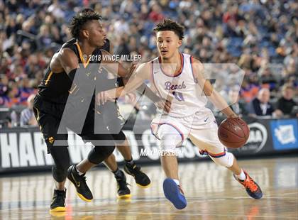 Thumbnail 1 in Lincoln vs. Rainier Beach (WIAA 3A Semifinal)  photogallery.