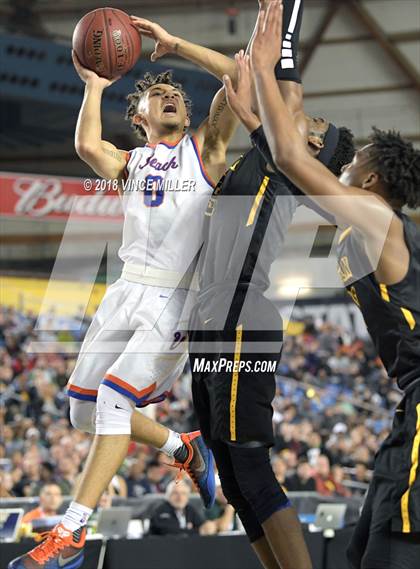 Thumbnail 1 in Lincoln vs. Rainier Beach (WIAA 3A Semifinal)  photogallery.