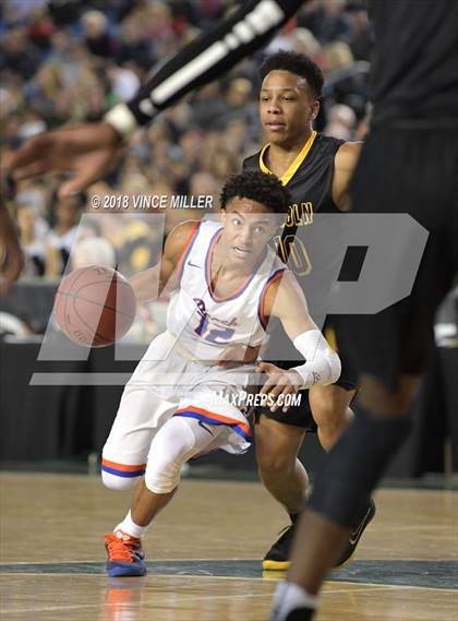 Thumbnail 3 in Lincoln vs. Rainier Beach (WIAA 3A Semifinal)  photogallery.