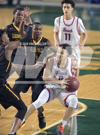 Thumbnail 3 in Lincoln vs. Rainier Beach (WIAA 3A Semifinal)  photogallery.