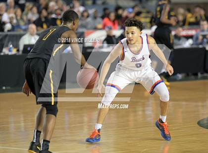 Thumbnail 1 in Lincoln vs. Rainier Beach (WIAA 3A Semifinal)  photogallery.