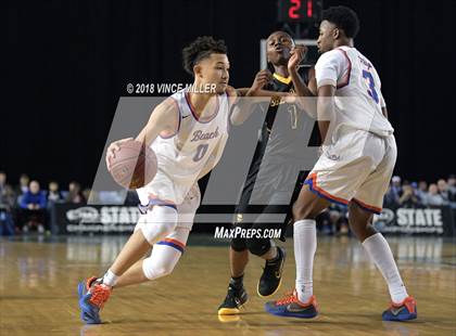 Thumbnail 2 in Lincoln vs. Rainier Beach (WIAA 3A Semifinal)  photogallery.
