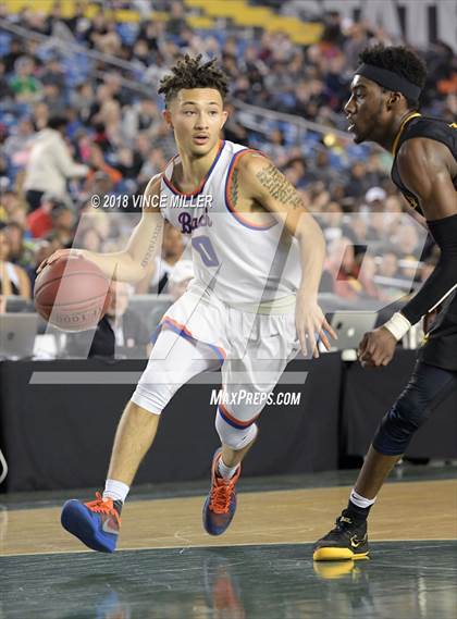 Thumbnail 3 in Lincoln vs. Rainier Beach (WIAA 3A Semifinal)  photogallery.