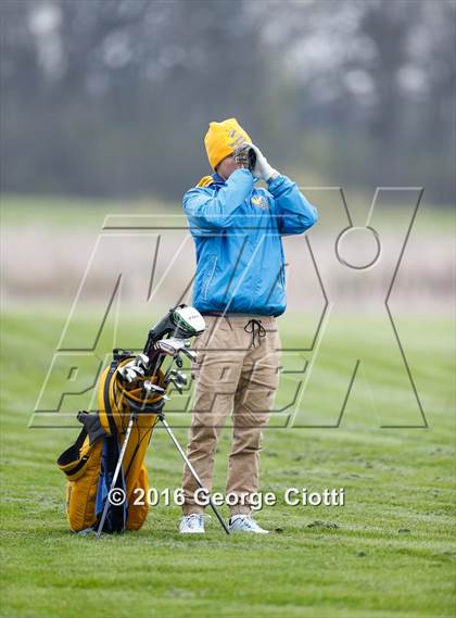 Thumbnail 2 in Westosha Central Invitational photogallery.