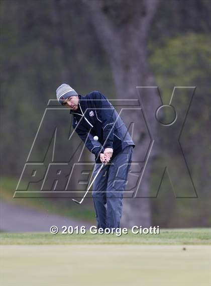 Thumbnail 2 in Westosha Central Invitational photogallery.