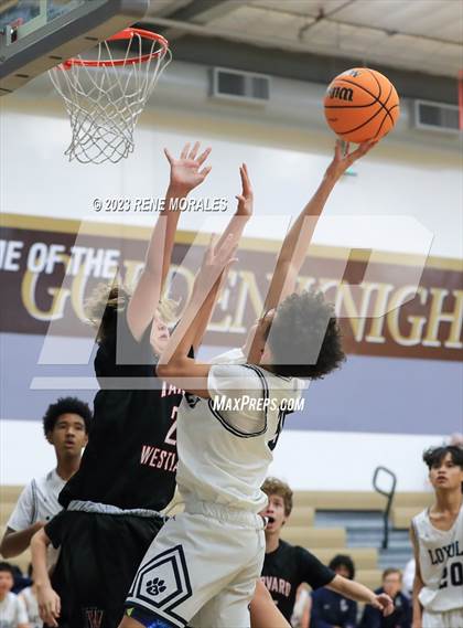 Thumbnail 3 in Harvard-Westlake vs Loyola photogallery.