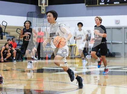 Thumbnail 3 in Harvard-Westlake vs Loyola photogallery.