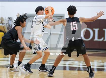 Thumbnail 2 in Harvard-Westlake vs Loyola photogallery.