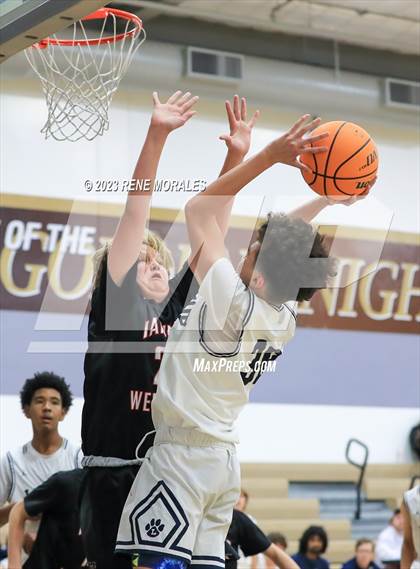 Thumbnail 1 in Harvard-Westlake vs Loyola photogallery.