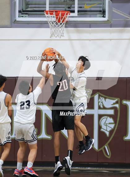 Thumbnail 2 in Harvard-Westlake vs Loyola photogallery.