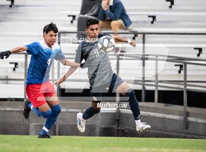 Thumbnail 3 in Jefferson vs. O'Connor (Scrimmage) photogallery.