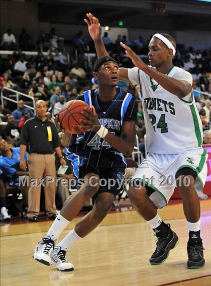 Thumbnail 3 in Compton vs. Lincoln (CIF SoCal D2 Final) photogallery.
