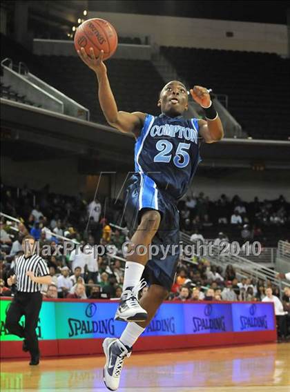 Thumbnail 3 in Compton vs. Lincoln (CIF SoCal D2 Final) photogallery.