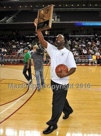 Thumbnail 2 in Compton vs. Lincoln (CIF SoCal D2 Final) photogallery.