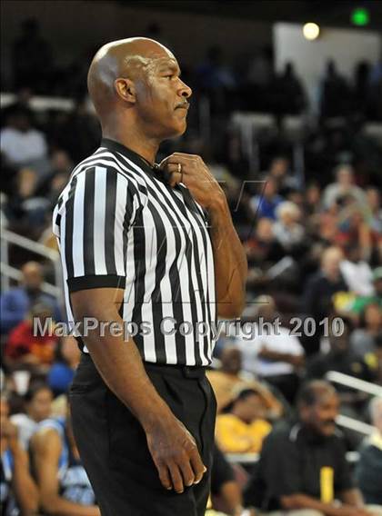 Thumbnail 1 in Compton vs. Lincoln (CIF SoCal D2 Final) photogallery.