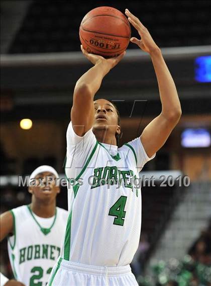 Thumbnail 1 in Compton vs. Lincoln (CIF SoCal D2 Final) photogallery.