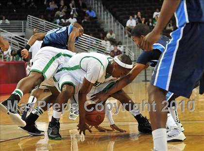 Thumbnail 2 in Compton vs. Lincoln (CIF SoCal D2 Final) photogallery.