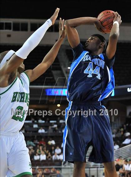 Thumbnail 2 in Compton vs. Lincoln (CIF SoCal D2 Final) photogallery.