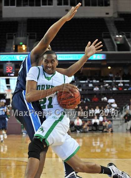 Thumbnail 1 in Compton vs. Lincoln (CIF SoCal D2 Final) photogallery.