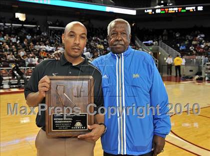Thumbnail 2 in Compton vs. Lincoln (CIF SoCal D2 Final) photogallery.