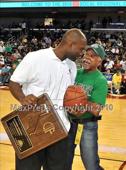 Thumbnail 1 in Compton vs. Lincoln (CIF SoCal D2 Final) photogallery.