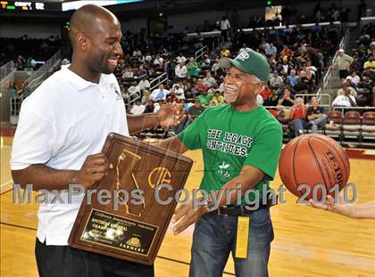 Thumbnail 2 in Compton vs. Lincoln (CIF SoCal D2 Final) photogallery.