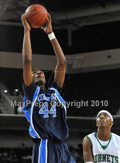 Thumbnail 3 in Compton vs. Lincoln (CIF SoCal D2 Final) photogallery.