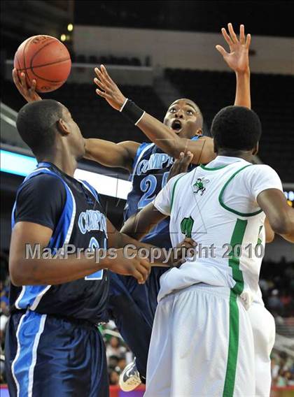 Thumbnail 2 in Compton vs. Lincoln (CIF SoCal D2 Final) photogallery.