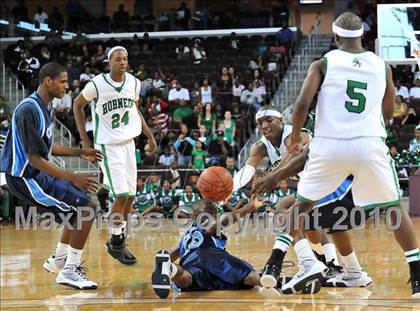 Thumbnail 2 in Compton vs. Lincoln (CIF SoCal D2 Final) photogallery.