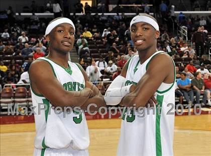 Thumbnail 3 in Compton vs. Lincoln (CIF SoCal D2 Final) photogallery.