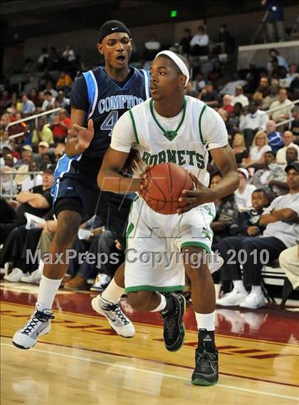 Thumbnail 3 in Compton vs. Lincoln (CIF SoCal D2 Final) photogallery.