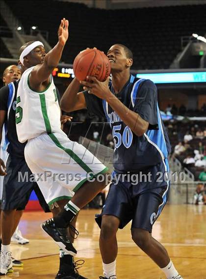 Thumbnail 3 in Compton vs. Lincoln (CIF SoCal D2 Final) photogallery.