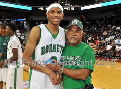 Thumbnail 3 in Compton vs. Lincoln (CIF SoCal D2 Final) photogallery.