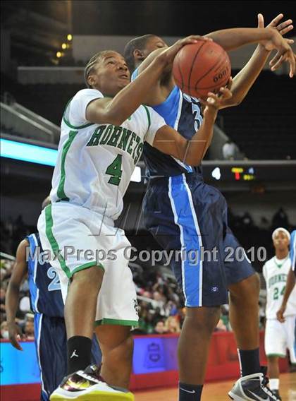 Thumbnail 3 in Compton vs. Lincoln (CIF SoCal D2 Final) photogallery.