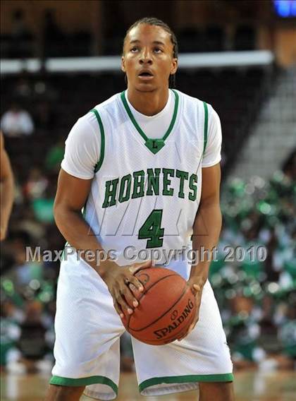 Thumbnail 3 in Compton vs. Lincoln (CIF SoCal D2 Final) photogallery.