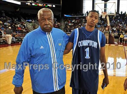 Thumbnail 1 in Compton vs. Lincoln (CIF SoCal D2 Final) photogallery.