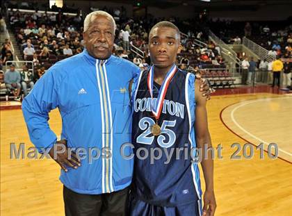 Thumbnail 1 in Compton vs. Lincoln (CIF SoCal D2 Final) photogallery.