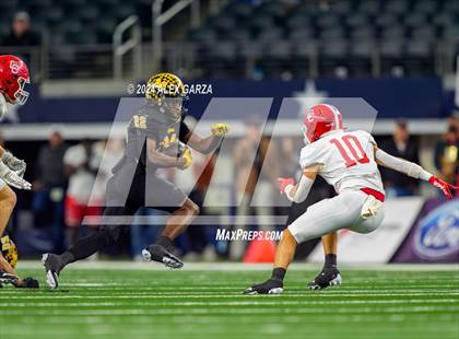 Thumbnail 1 in Columbus @ Malakoff (UIL 3A Division I Football Final) photogallery.