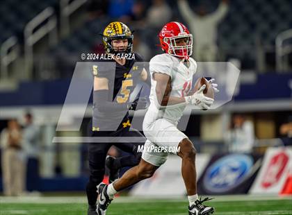 Thumbnail 1 in Columbus @ Malakoff (UIL 3A Division I Football Final) photogallery.