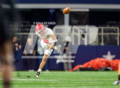 Thumbnail 2 in Columbus @ Malakoff (UIL 3A Division I Football Final) photogallery.